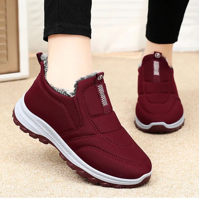 (🔥DNES SLEVA 50 % - NENECHTE SI UJÍT) ⏰ - Měkké a pohodlné zimní italské luxusní značkové semišové ortopedické boty (podpora - úleva od bolesti nohou)